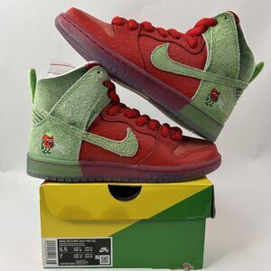 Nike Shoes Dunk High SB “Strawberry Cough” 2024